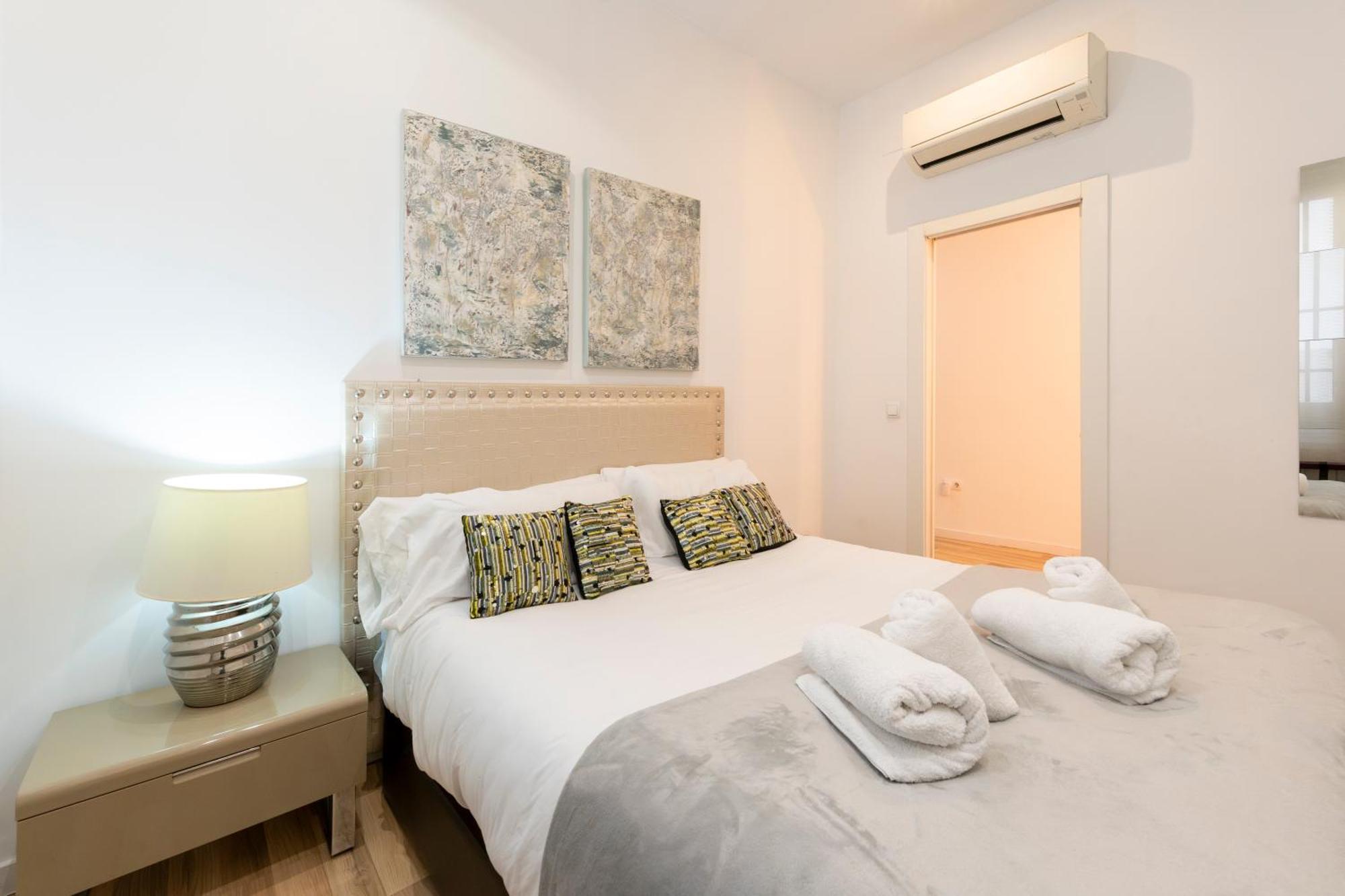For You Rentals New Design Apartment Temporal Puerta Del Sol Pre10A Madrid Exterior photo