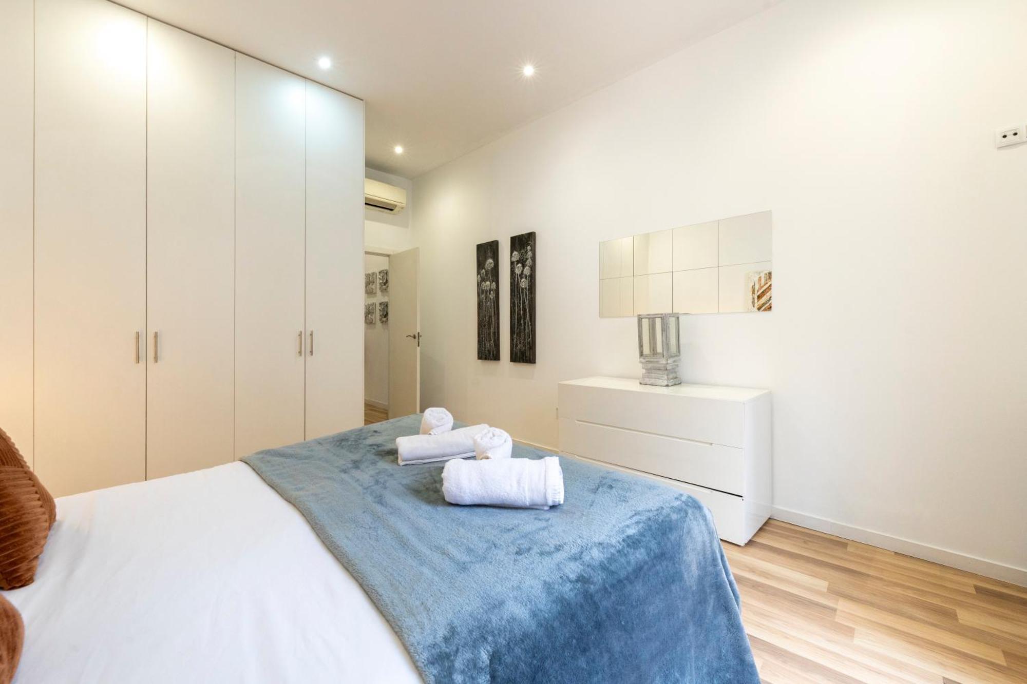 For You Rentals New Design Apartment Temporal Puerta Del Sol Pre10A Madrid Exterior photo